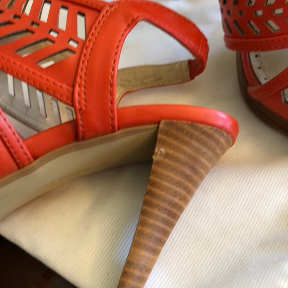 Excellent Condition Adrienne Vittadini Heel Sandal - Picture 5 of 7